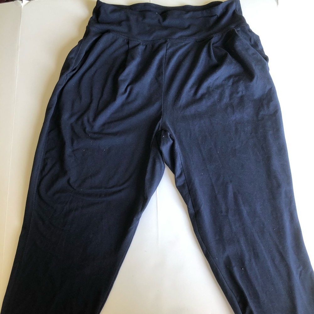 All In Motion Medium Pocket Mid Rise Leggings